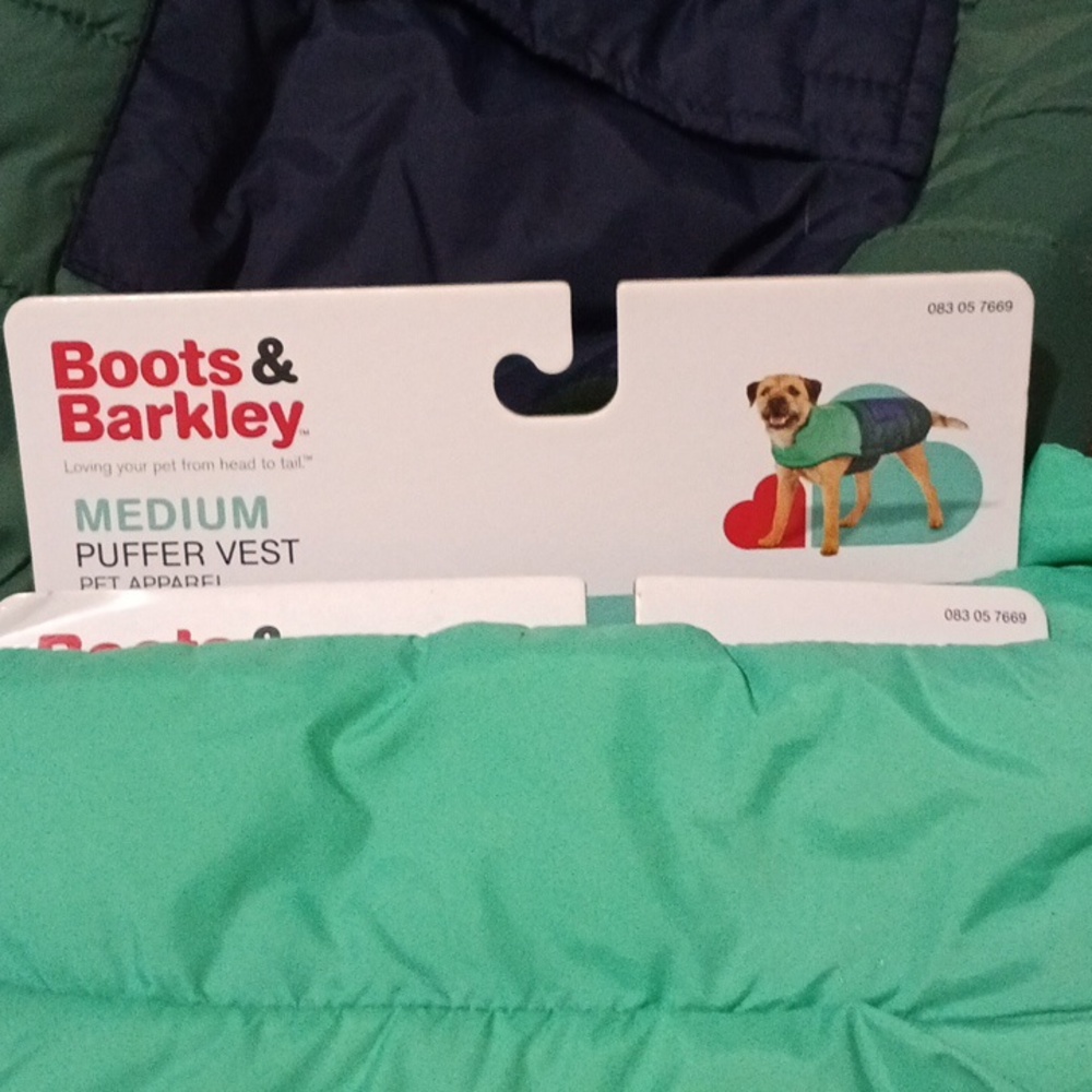 Boots & Barkley NWT Green Puffer Vest Size Medium